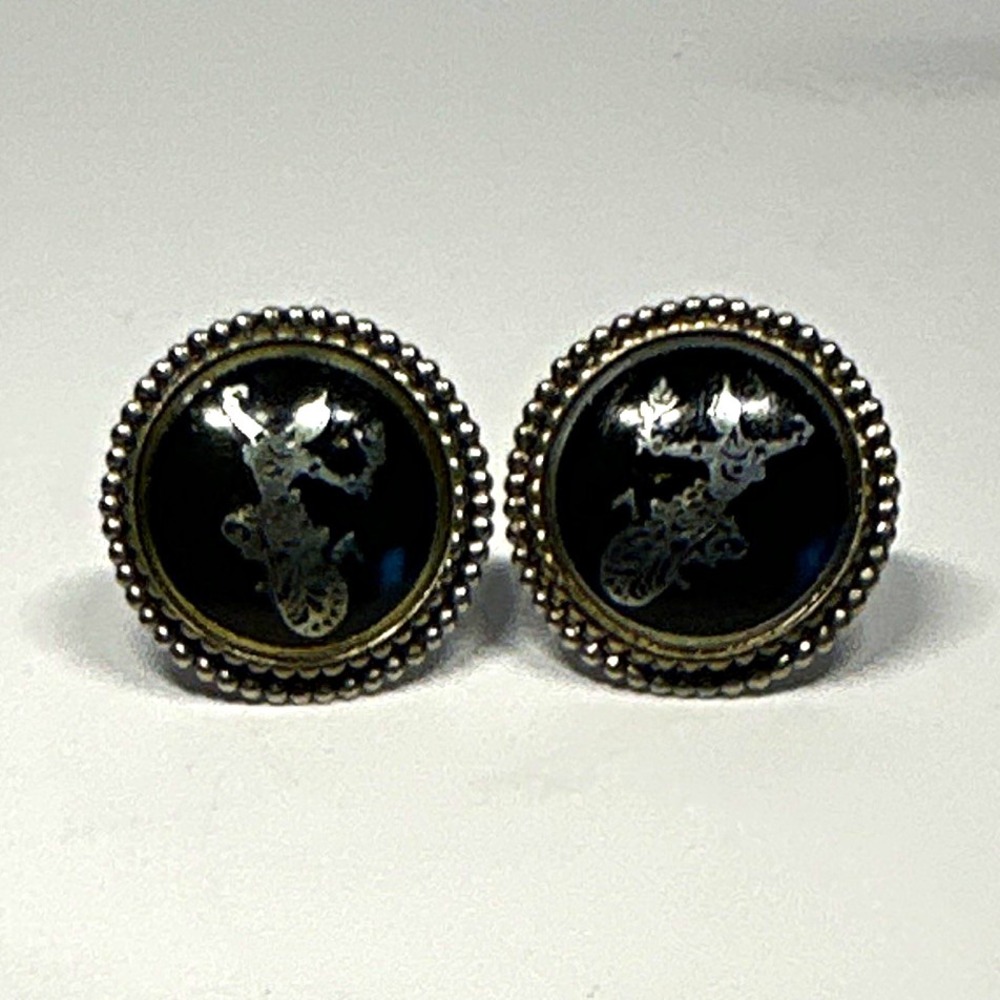 Vintage Round Black Stone Bullet Back silver tone dancing lady studio art